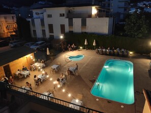 Outdoor pool, sun loungers