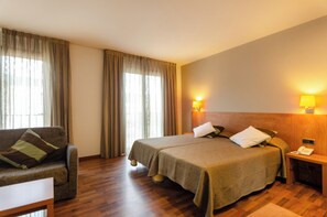 Bureau, lits bébé (en supplément), Wi-Fi gratuit, draps fournis