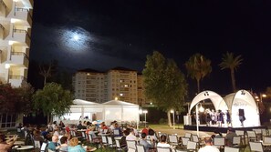 Poolside bar