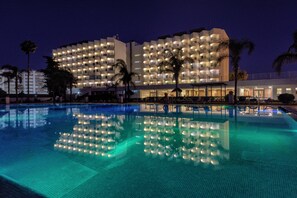 Façade de l’hébergement - soirée/nuit