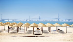 Am Strand, weißer Sandstrand