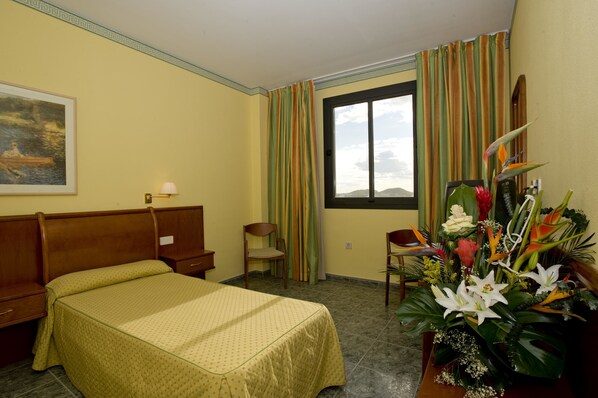 Minibar, in-room safe, desk, blackout drapes - Louty Simba (Chilches)