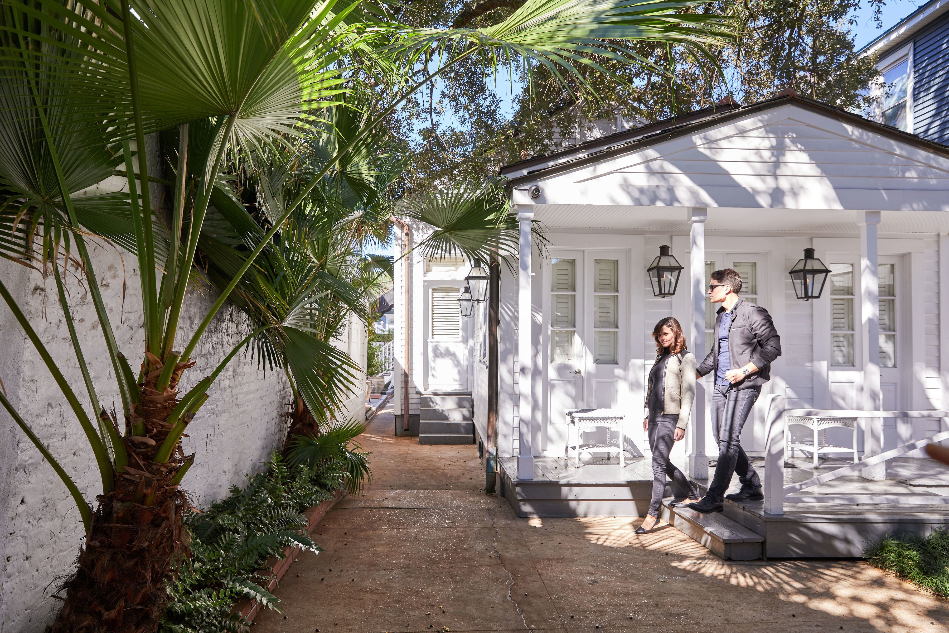 napoleonic queen | terrace/patio