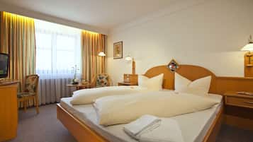 Desk, laptop workspace, blackout drapes, free WiFi