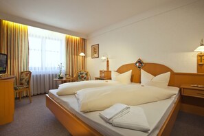 Doppelzimmer | Schreibtisch, Verdunkelungsvorhänge, kostenloses WLAN, Bettwäsche