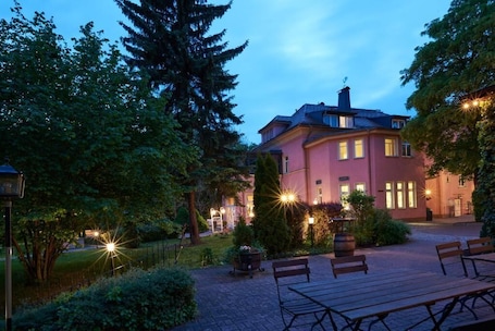 Exterior. Parkhotel Gueldene Berge