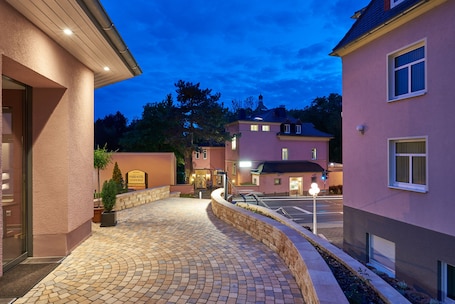 Gebäudedesign. Parkhotel Gueldene Berge