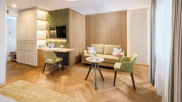 Habitación cuádruple Confort | Ropa de cama hipoalergénica y minibar