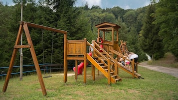 Children’s play area – outdoor