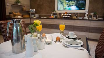 Tägliches inbegriffenes kontinentales Frühstück