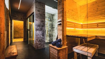 Sauna seca, banheira de hidromassagem, sauna a vapor, massagens