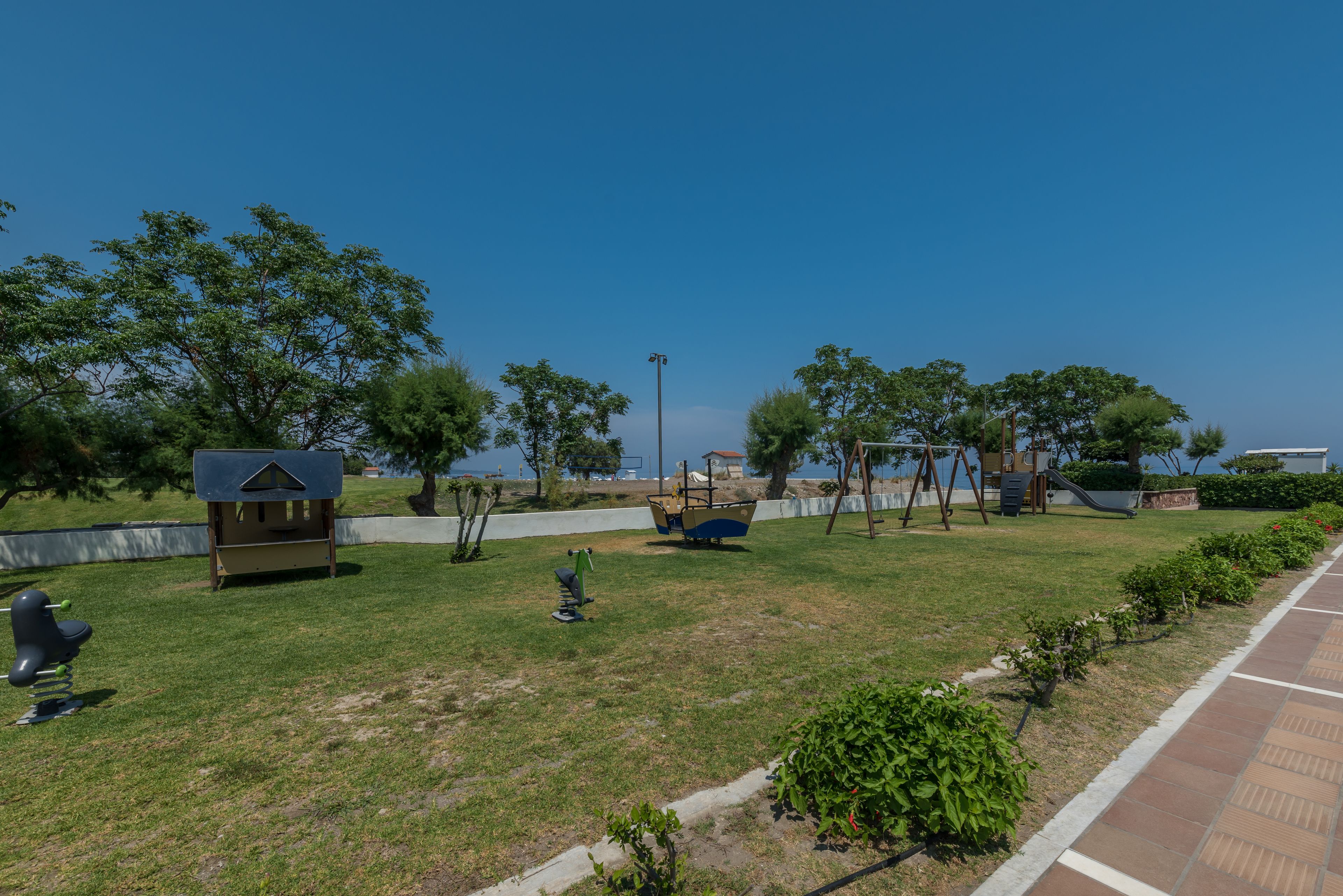 children’s play area – outdoor