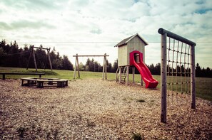 Children’s play area – outdoor