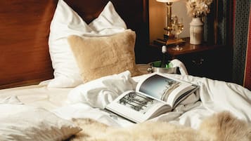 1 Schlafzimmer, hochwertige Bettwaren, Zimmersafe, Schreibtisch