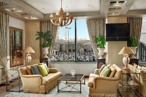 Breakfast, lunch, dinner served; international cuisine  - Madinah Hilton (Madinah)