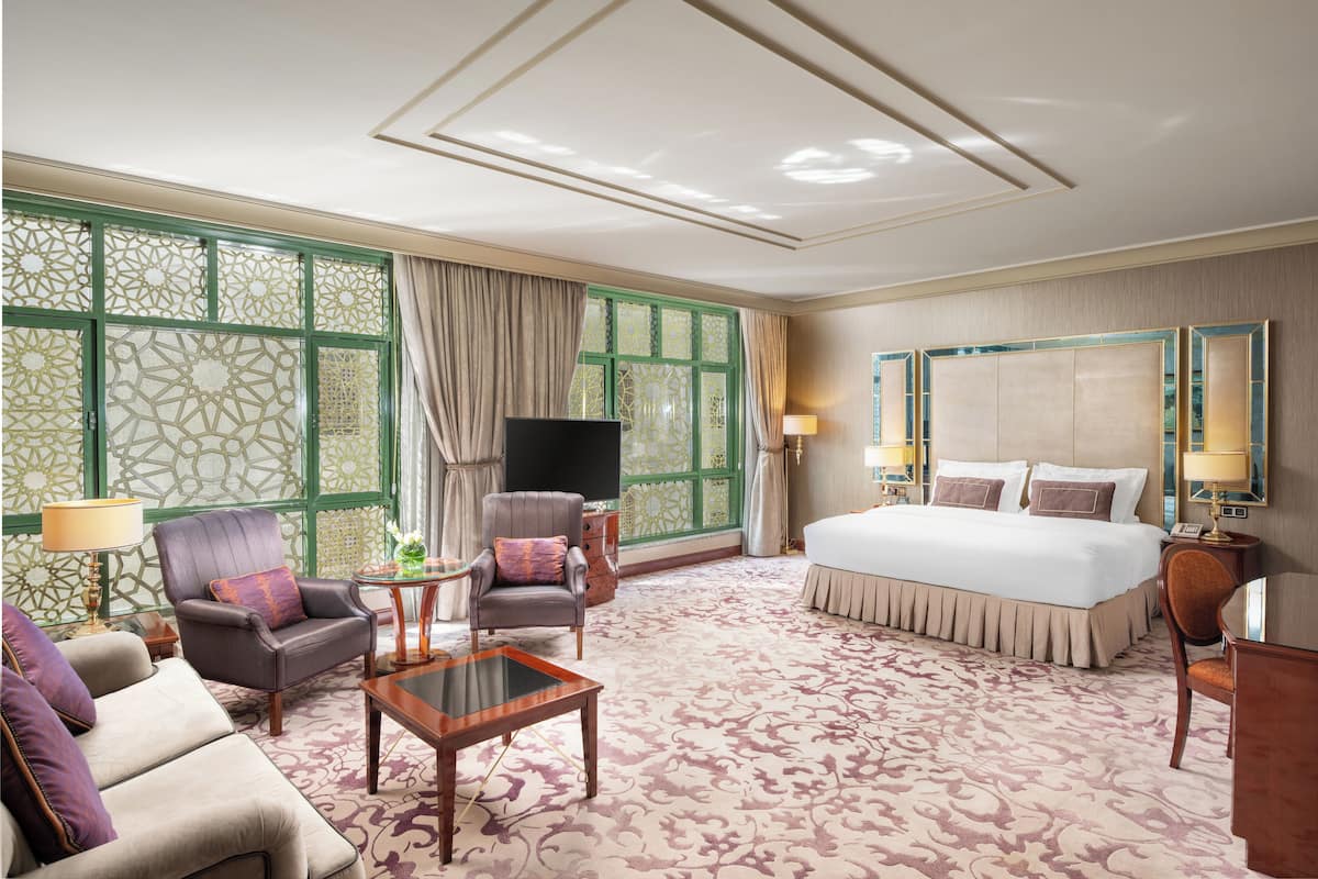 Chambre Présidentielle, salle de bains attenante | Vue de la chambre
