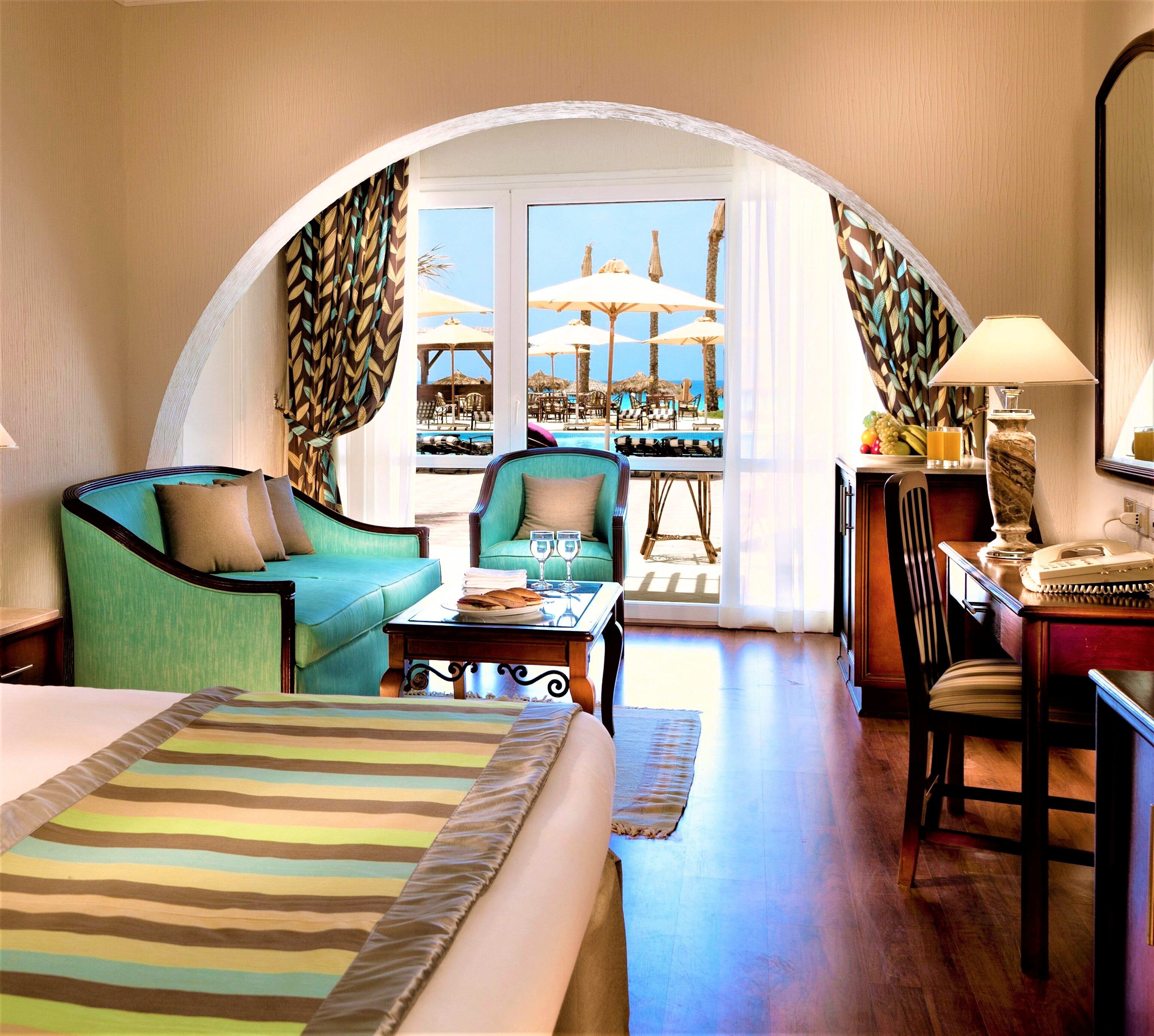 Egyptian cotton sheets, premium bedding, minibar, in-room safe