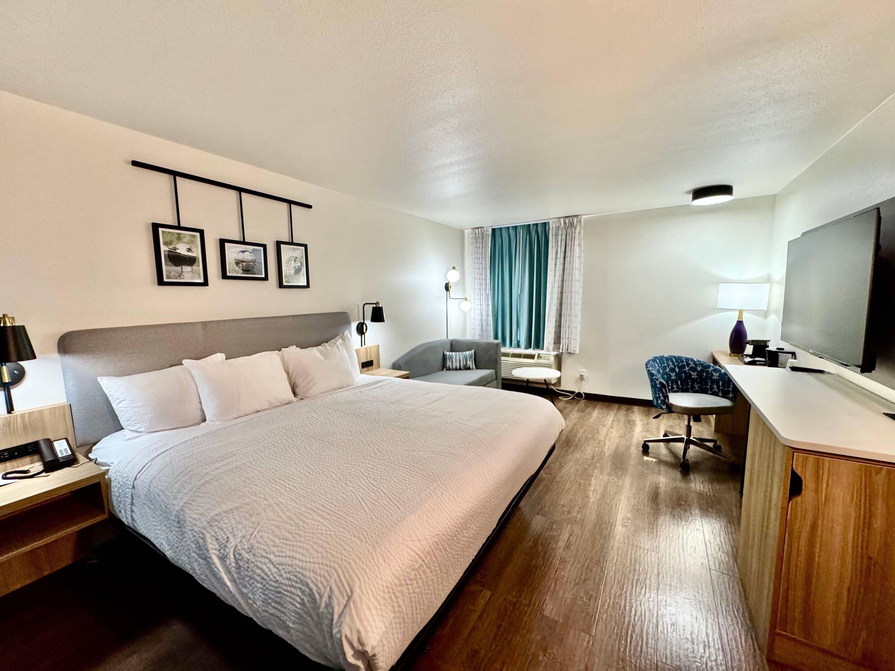 Bureau, fer et planche à repasser, lits bébé (gratuits), Wi-Fi gratuit