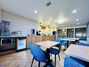 Free daily continental breakfast