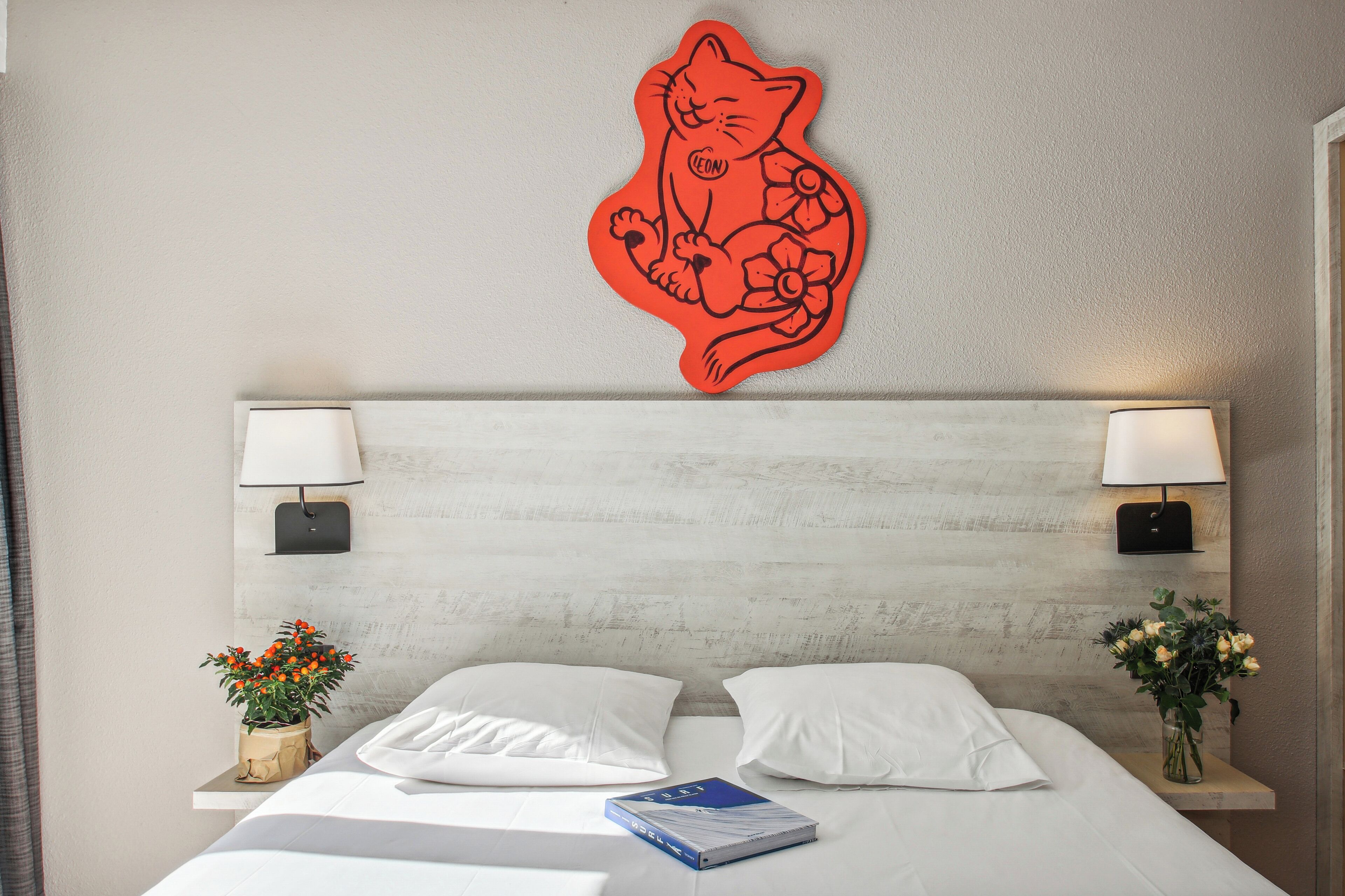 standard room, 1 queen bed, garden view | premium bedding, in-room safe, soundproofing, iron/ironing board