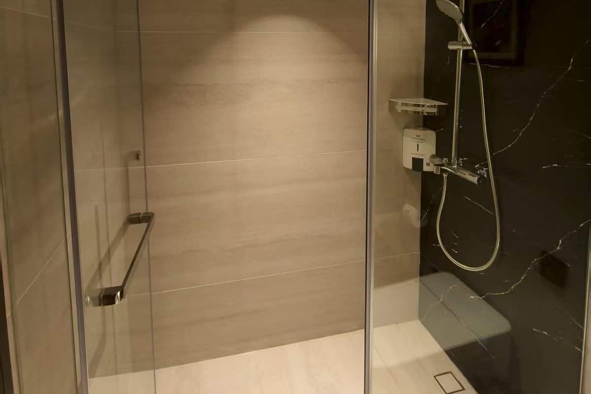 Ropa de cama de alta calidad y minibar