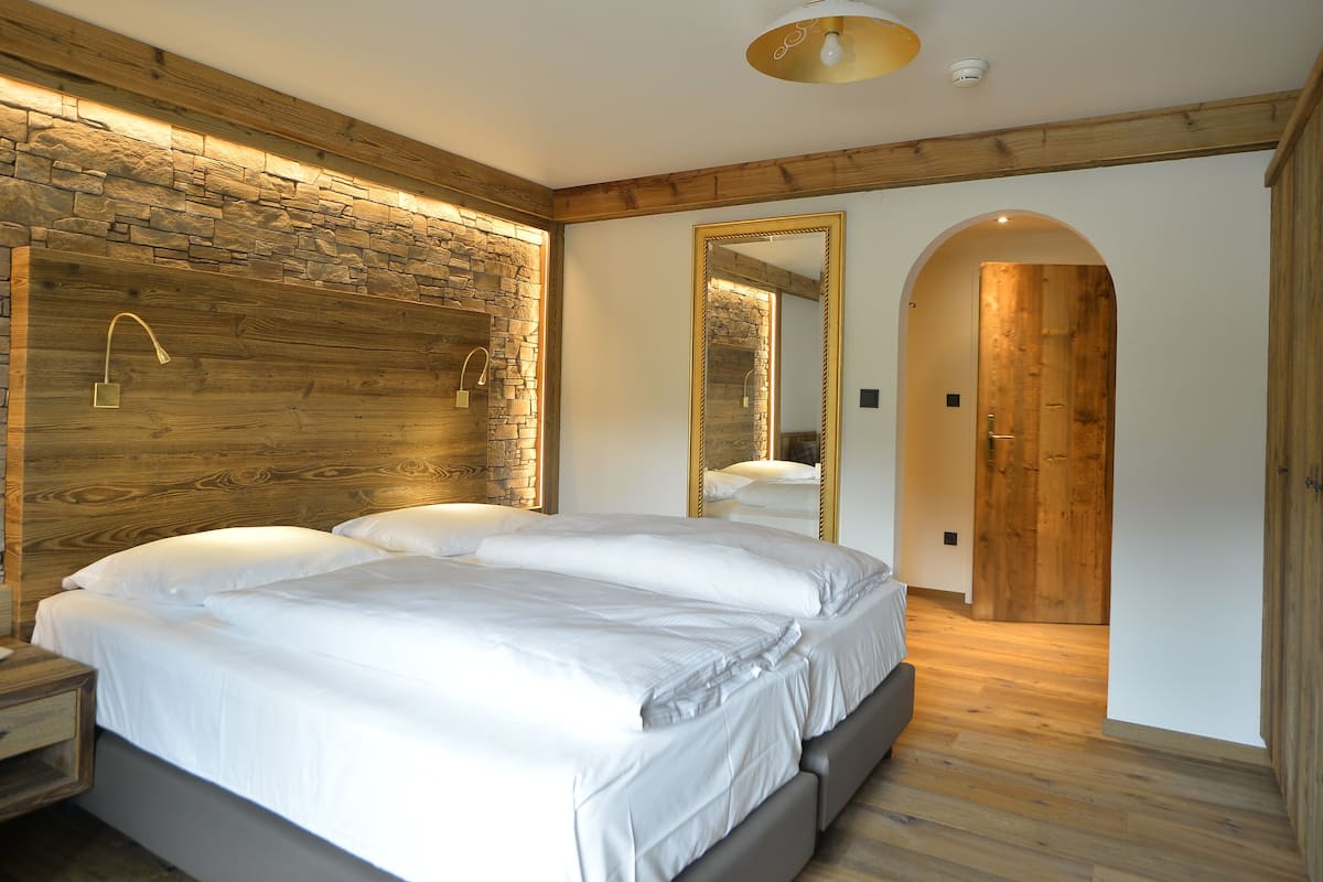 doppelzimmer  deluxe rosshütte | 1 bedroom, hypo-allergenic bedding, minibar, in-room safe