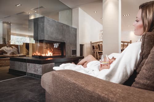 Couples treatment rooms, sauna, hot tub, steam room, body treatments