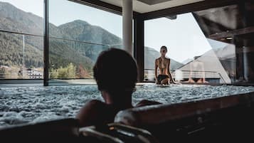 Indoor spa tub