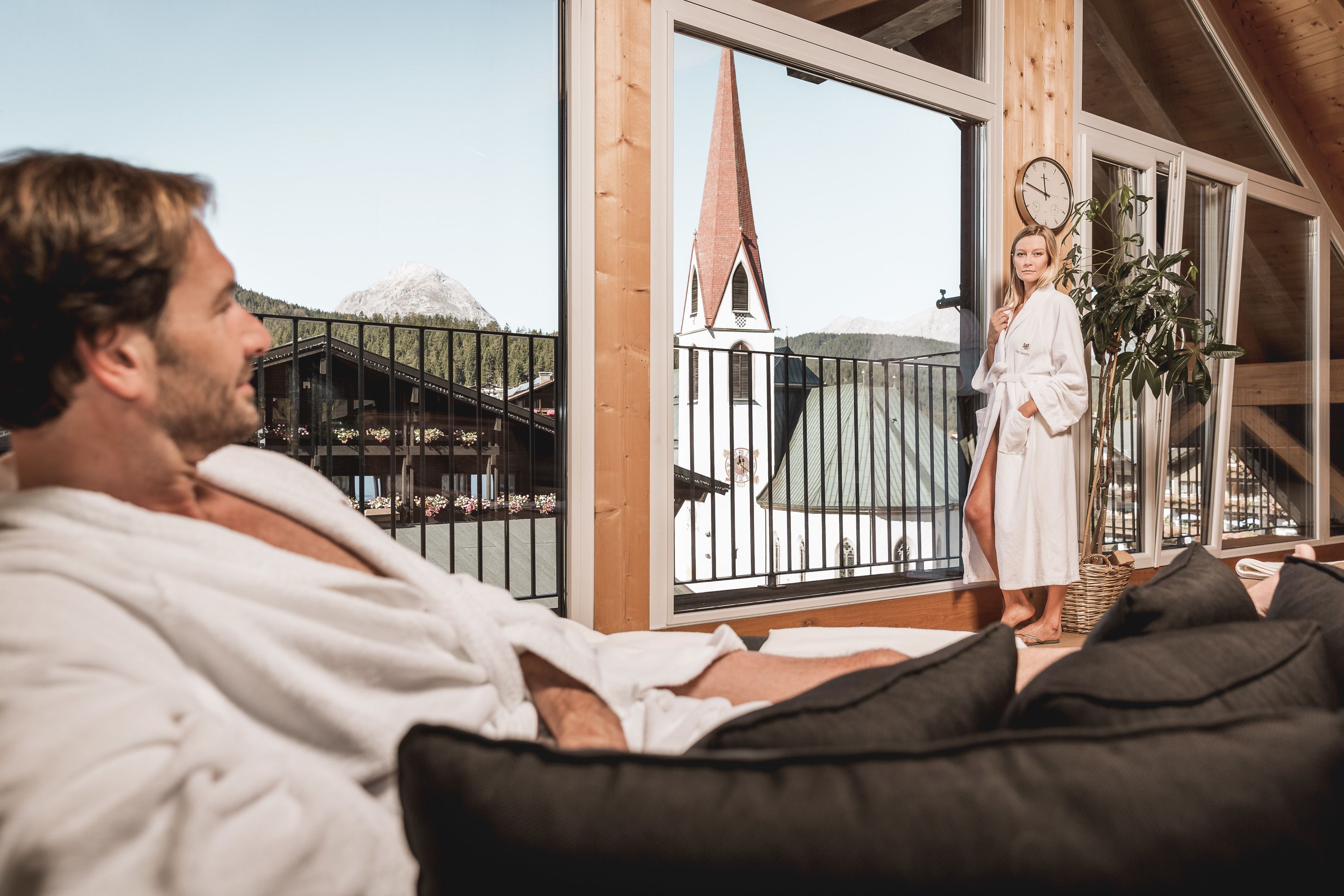 Couples treatment rooms, sauna, hot tub, steam room, body treatments
