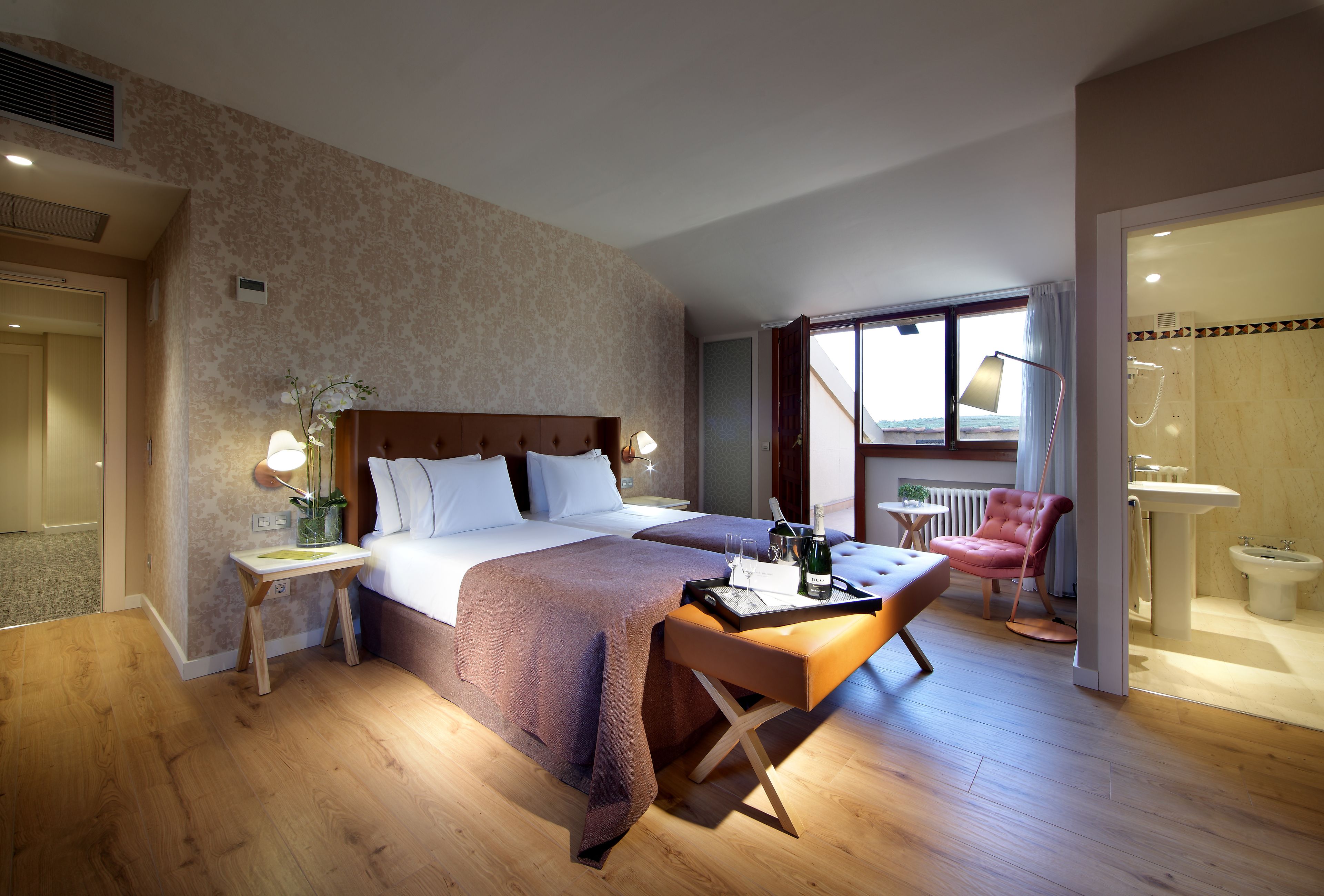 double room, terrace | 1 bedroom, minibar, in-room safe, desk