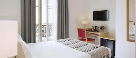 Double Room | In-room safe, desk, blackout drapes, iron/ironing board