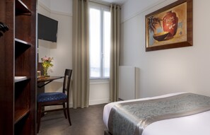 Classic Single Room,1 Single Bed | 1 多间卧室、客房内保险箱、办公桌、隔音