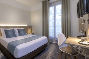 1 quarto, cofres nos quartos, escrivaninha, quartos à prova de som