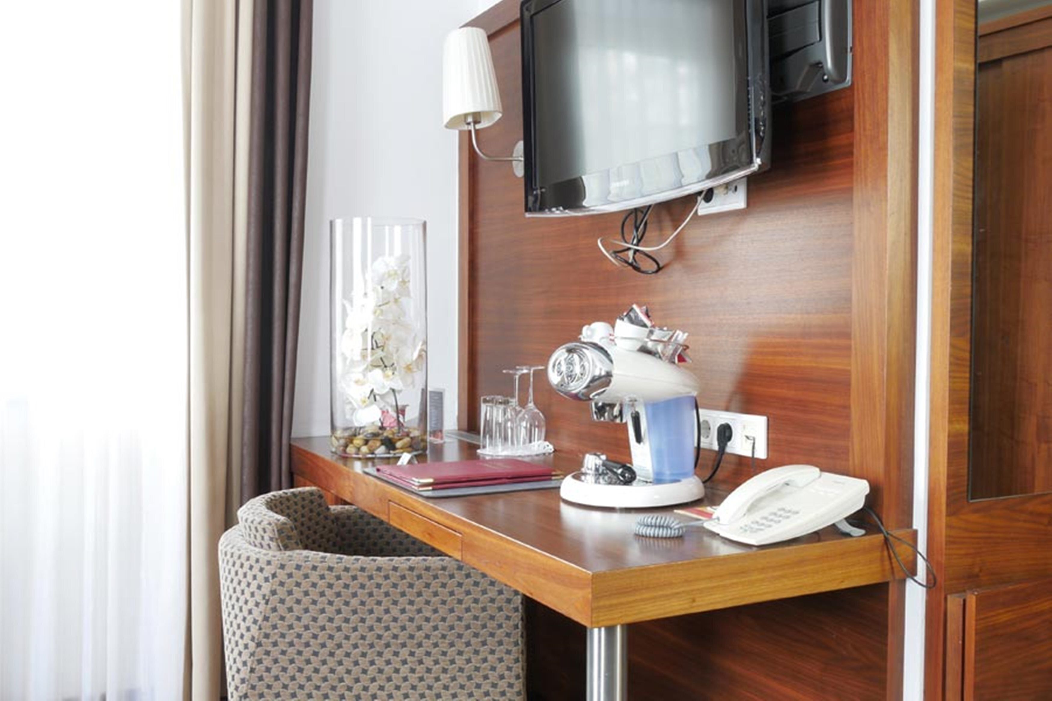 superior double room (including parking garage) | premium bedding, pillow-top beds, minibar, in-room safe