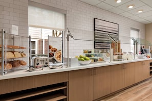 Free daily continental breakfast