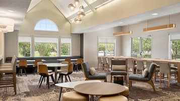 Desayuno continental incluido todos los días