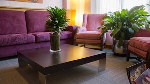Lobby sitting area - Gran Via (Zaragoza)