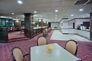 Free daily continental breakfast - La Quinta Inn & Suites by Wyndham Downtown Conference Center (Little Rock)