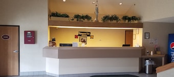 Syracuse Inn & Suites