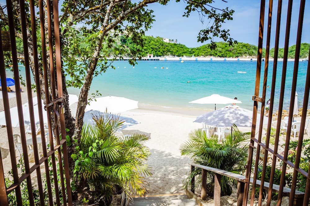 Binniguenda Huatulco & Beach Club
