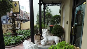 Unclassified image, 5 of 82, button - Manor Boutique Hotel Sydney (Darlinghurst)