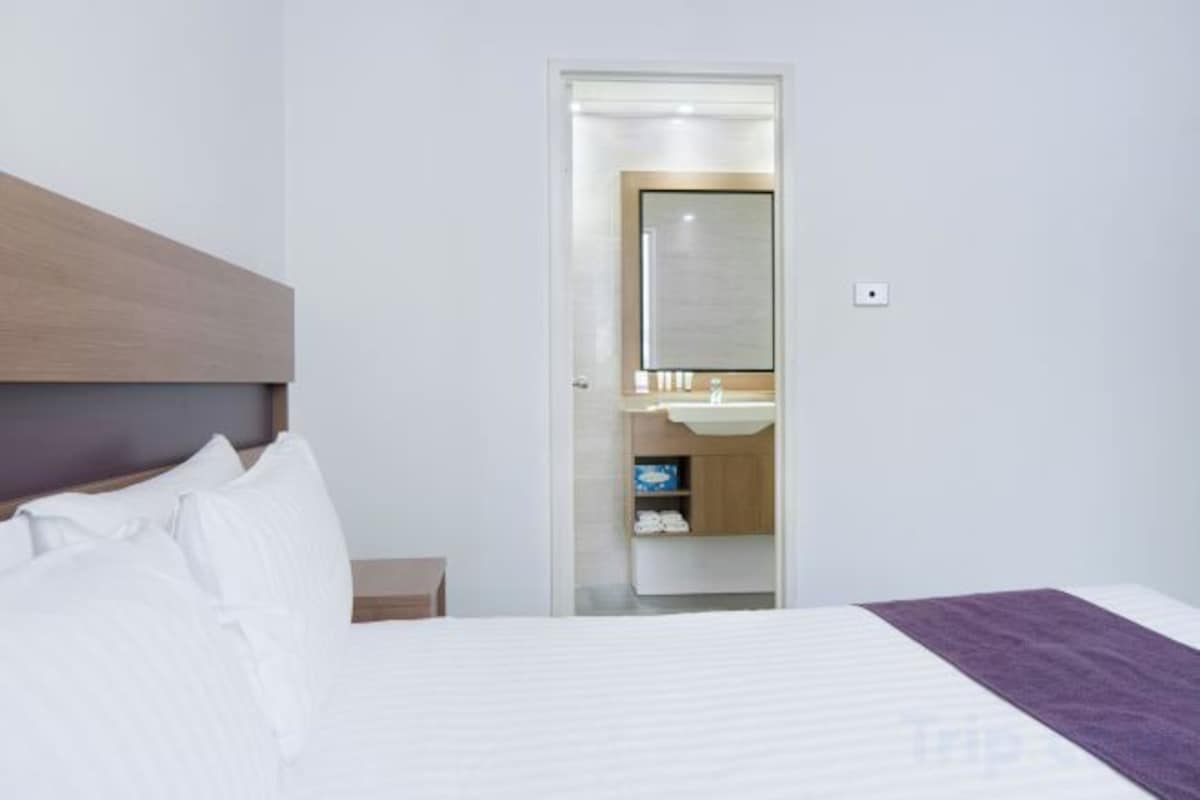 Minibar, in-room safe, desk, soundproofing