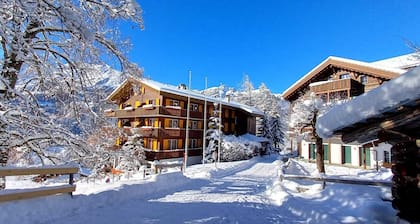 Hotel Bellevue - Traditional Swiss Hideaway