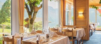 Hotel Bellevue - Traditional Swiss Hideaway
