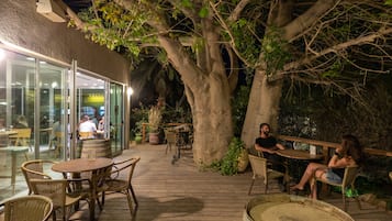 Bar (in der Unterkunft)