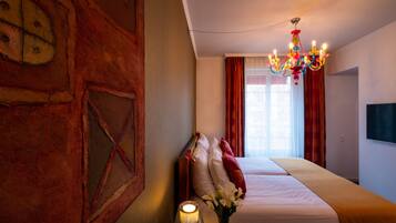 Junior Suite, Lake View | Minibar, in-room safe, individually decorated, individually furnished