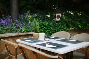 Terrace/patio - Hotel Mediterran (Budapest)