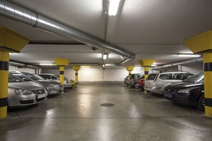 Self-parking (surcharge) - Hotel Mediterran (Budapest)