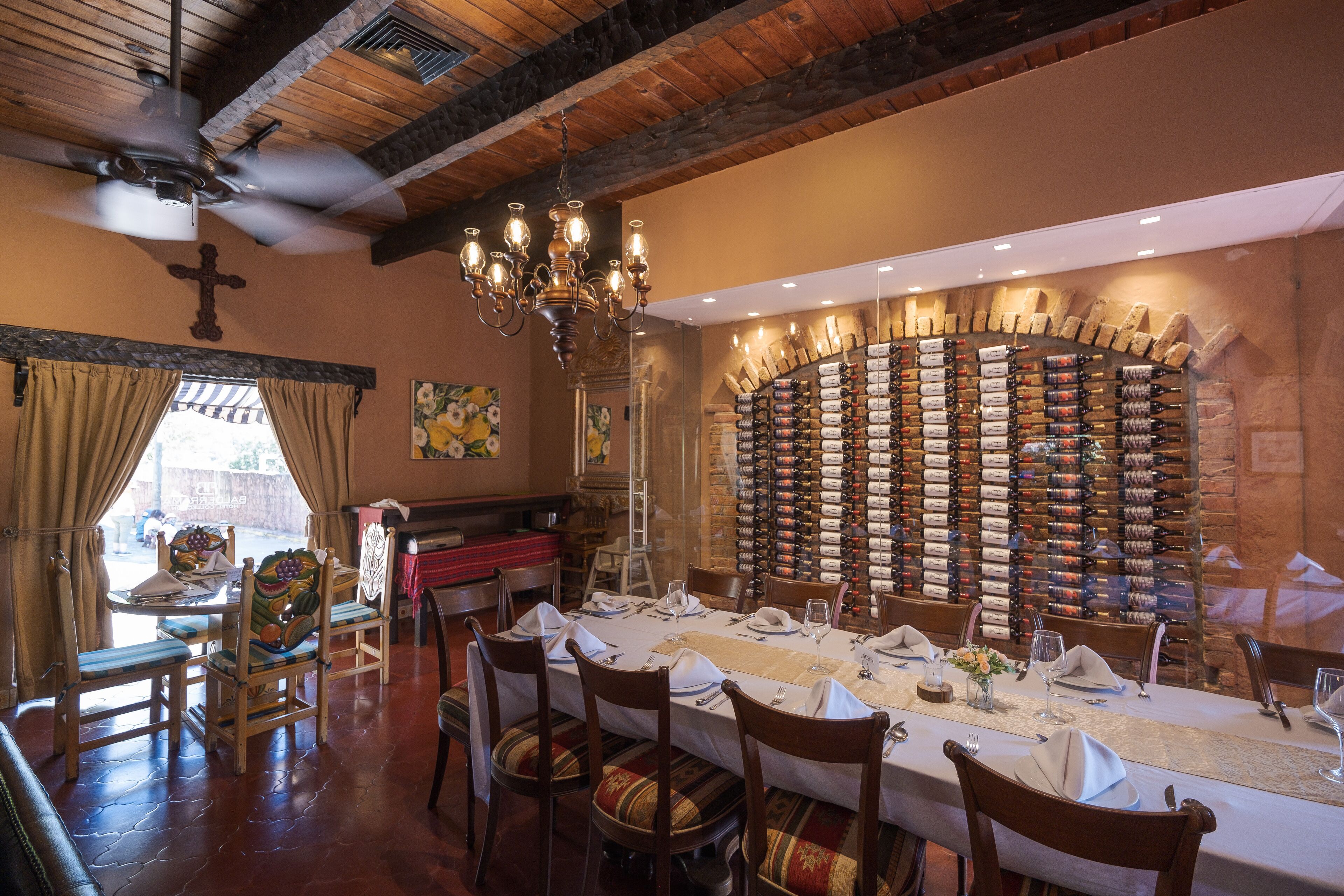 breakfast, lunch and dinner served