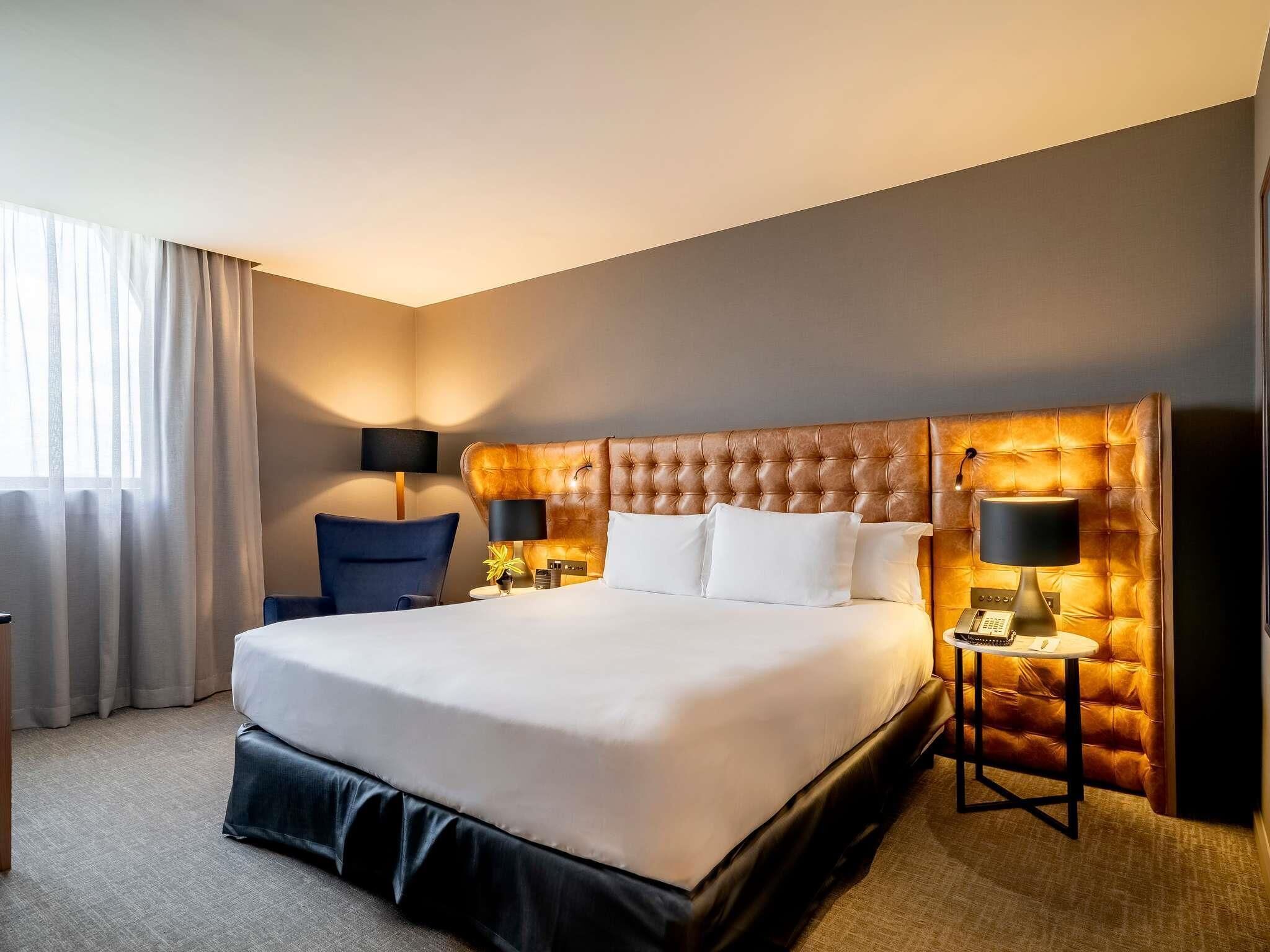 Deluxe Premium Room, 1 King Bed, High-floor